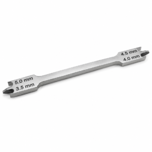 Umschaltknarre mit vier Größen: 3,5 mm und 5,0 mm auf einer Seite, 4,0 mm und 4,5 mm auf der anderen Seite.