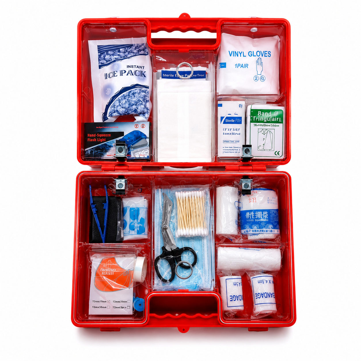 Rote Erste-Hilfe-Tasche aufklappen mit organisierten Fächern, auf denen Mullbinden, Verbände, Scheren, Pinzetten, Wattestäbchen, Klebeband und medizinische Vorräte in durchsichtigen Beuteln zu sehen sind.