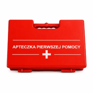 Erste-Hilfe-Kasten rot mit weißem Kreuz und der polnischen Beschriftung 'APTECZKA PIERWSZEJ POMOCY' auf weißem Hintergrund